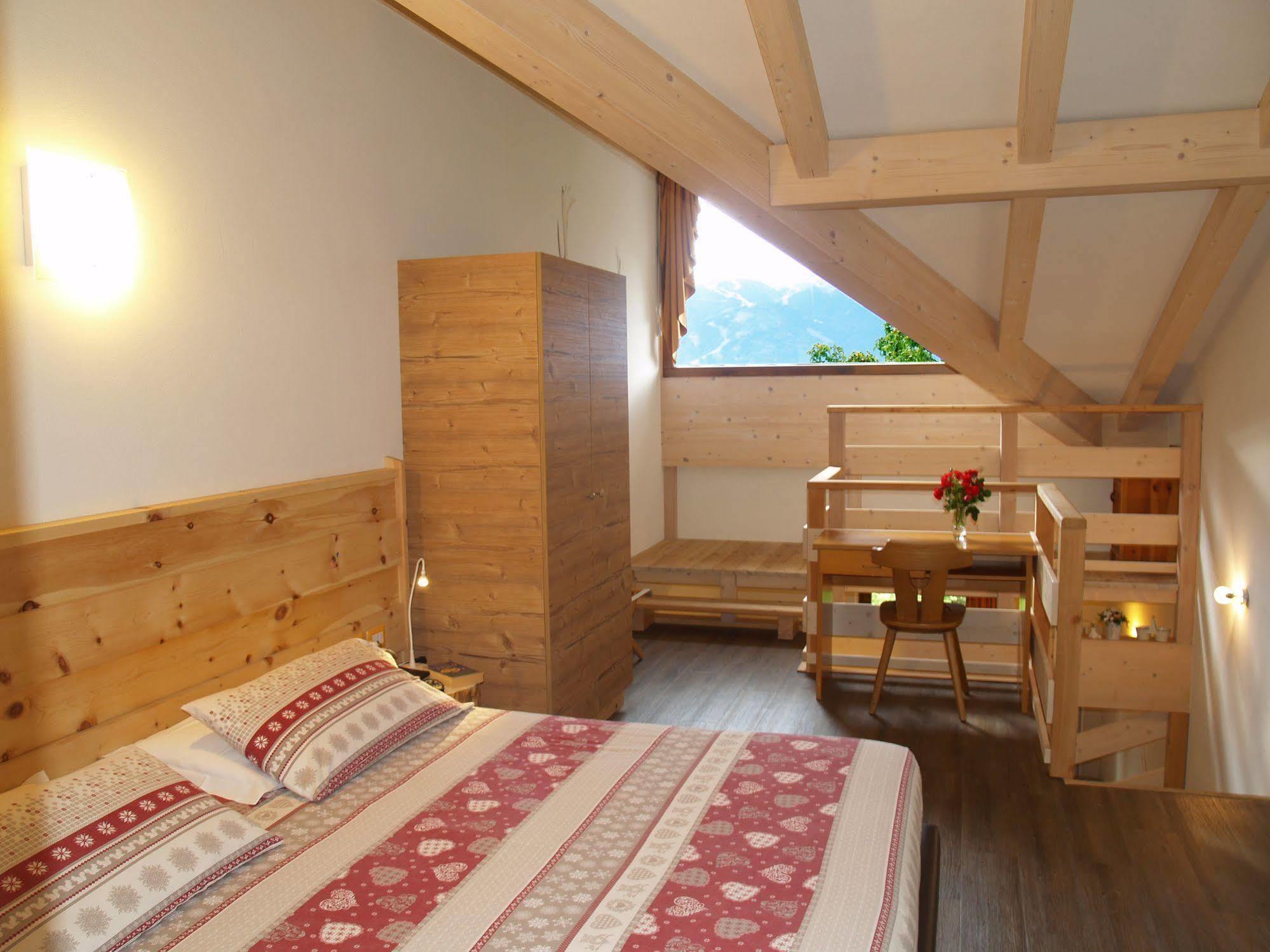 Hotel Ganzaie Val di Fiemme ภายนอก รูปภาพ