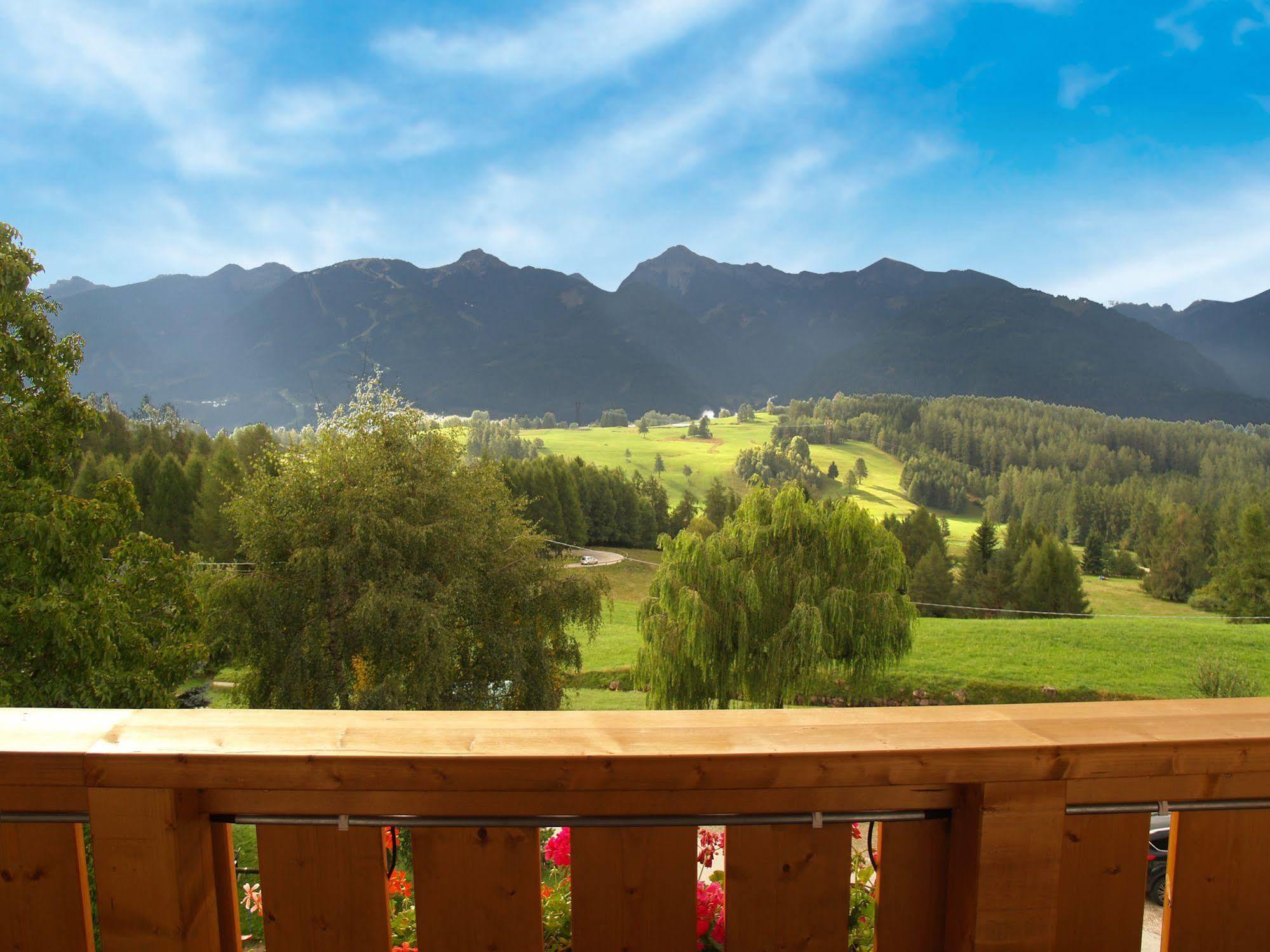 Hotel Ganzaie Val di Fiemme ภายนอก รูปภาพ