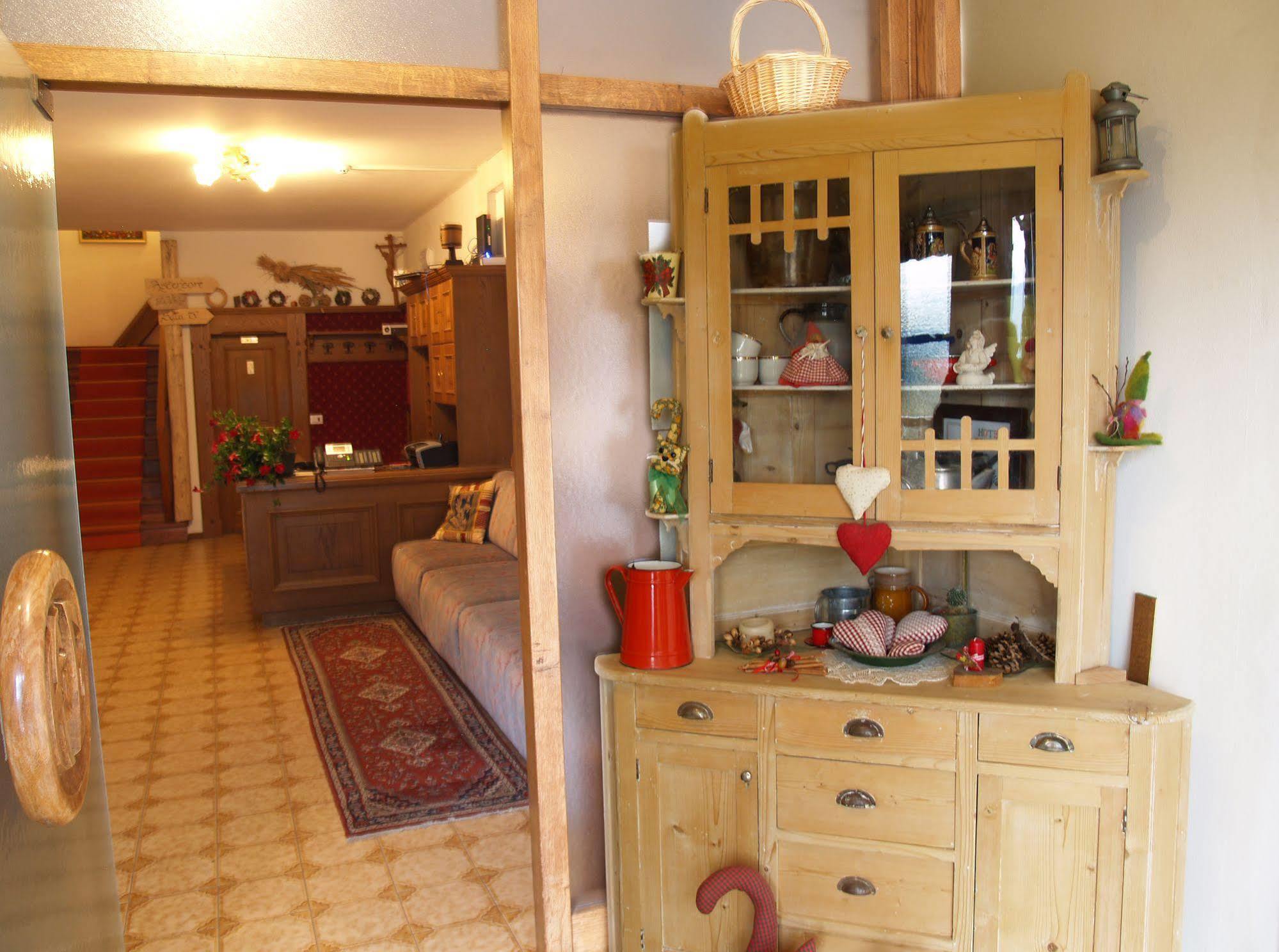Hotel Ganzaie Val di Fiemme ภายนอก รูปภาพ